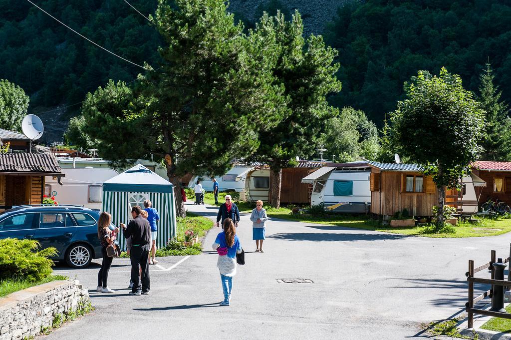 Villaggio Turistico Camping Cervino Antey-Saint-André Buitenkant foto