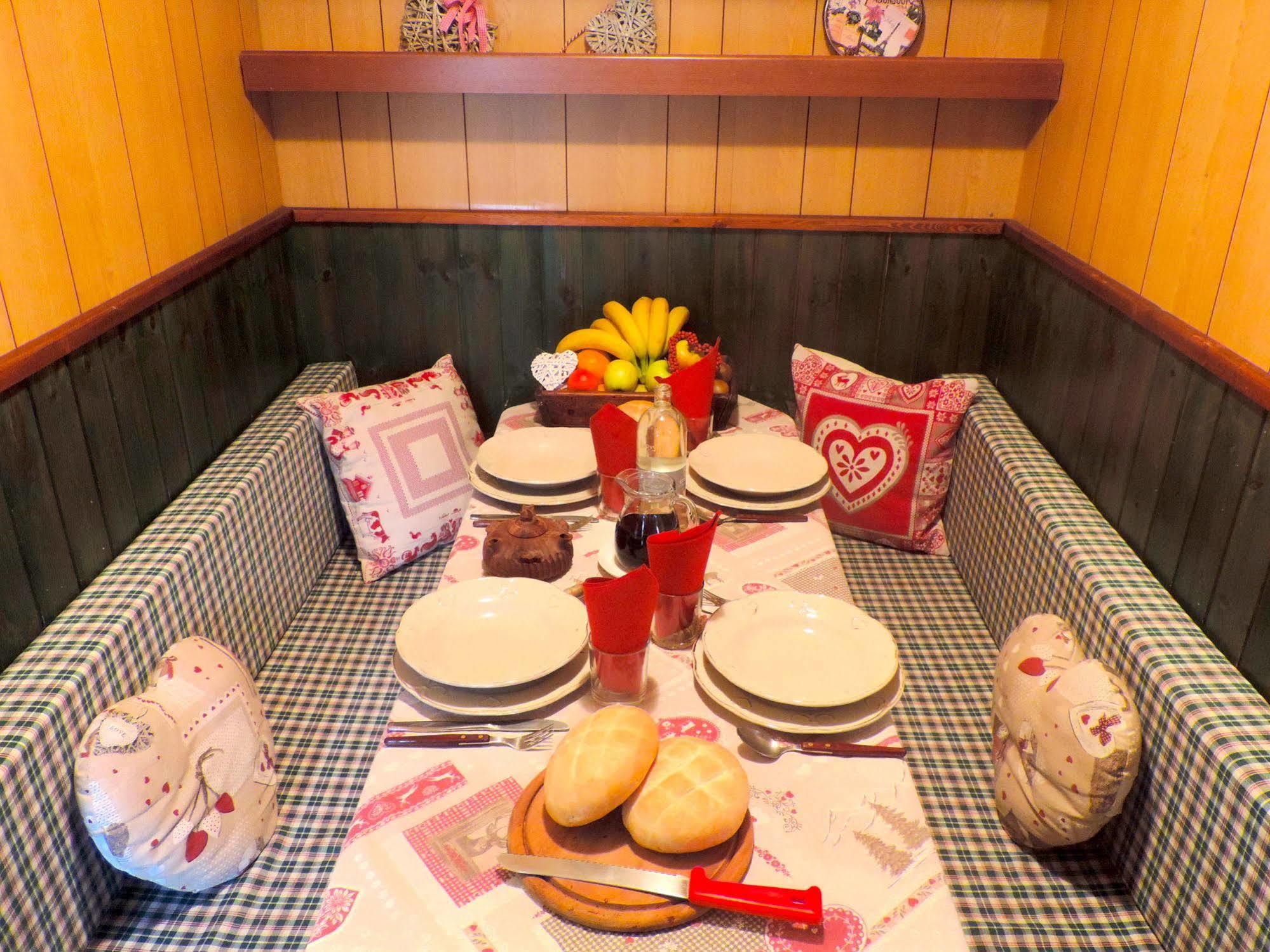 Villaggio Turistico Camping Cervino Antey-Saint-André Buitenkant foto